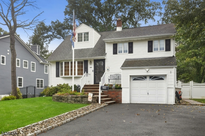 299 Stoughton Ave Property Photo 3