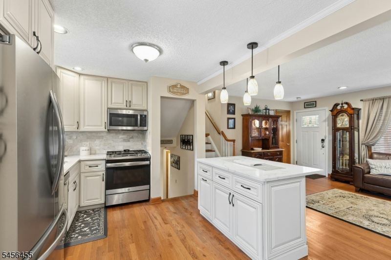 299 Stoughton Ave Property Photo 9