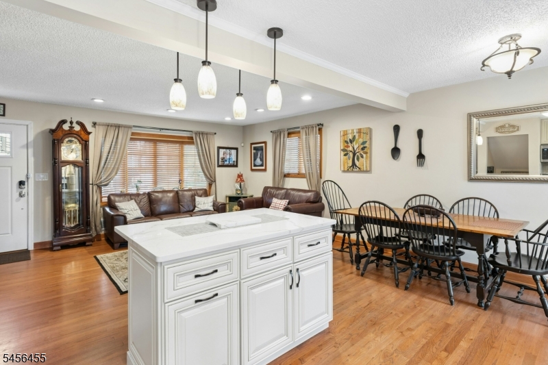 299 Stoughton Ave Property Photo 10