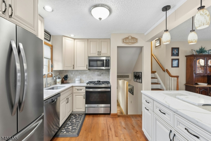 299 Stoughton Ave Property Photo 11