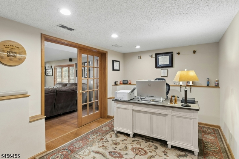 299 Stoughton Ave Property Photo 12