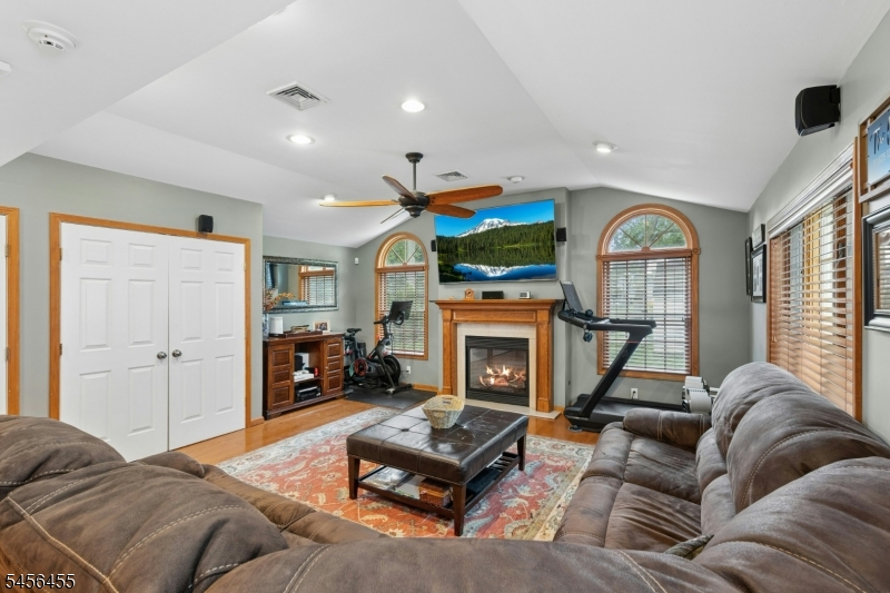 299 Stoughton Ave Property Photo 15