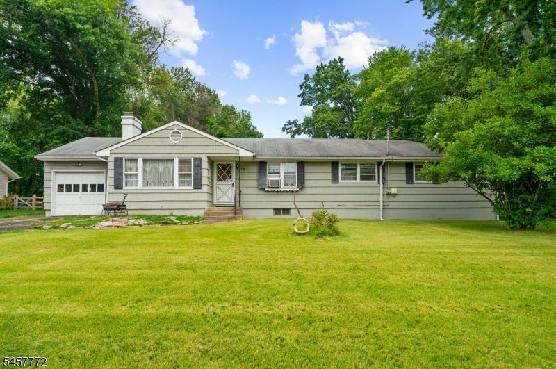 94 Woodlawn Ave Property Photo 1