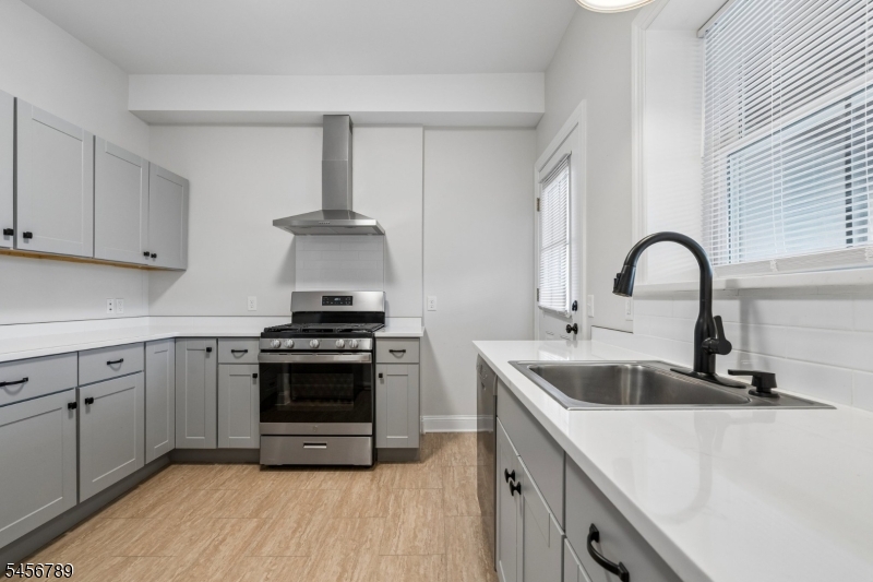 21 Union Pl Unit 3 Property Photo 1