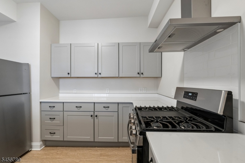 21 Union Pl Unit 3 Property Photo 6