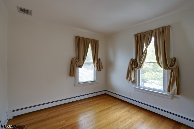 941 Edgewater Ave Property Photo 13