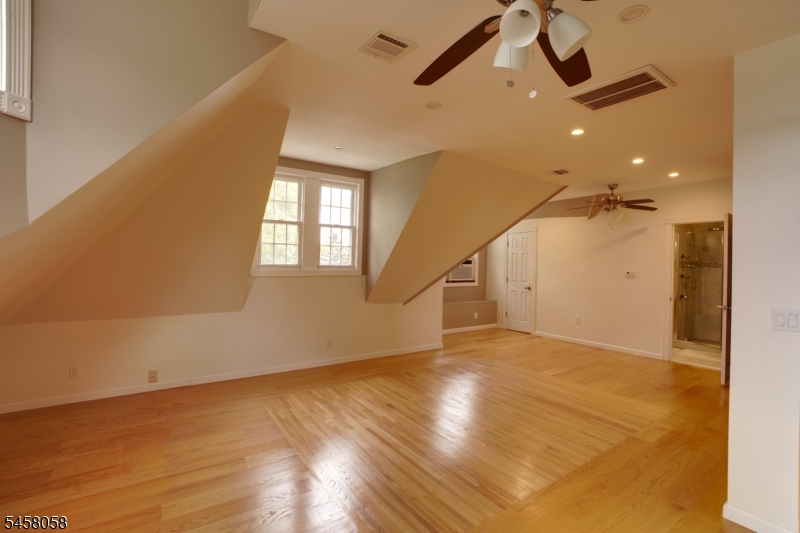 941 Edgewater Ave Property Photo 25
