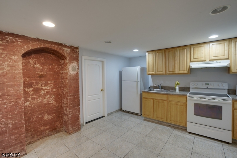 941 Edgewater Ave Property Photo 29