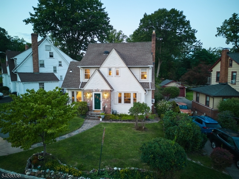 11 Winding Way Property Photo 2