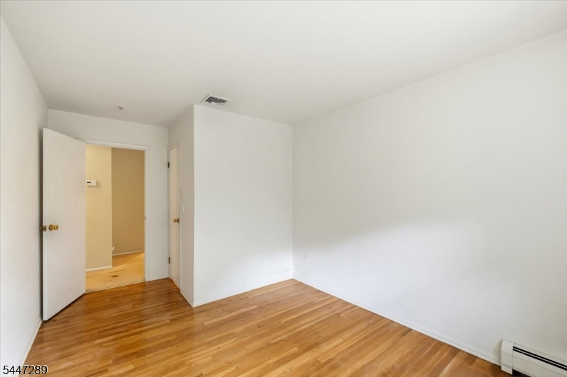 42 Aberdeen Ave Property Photo 20