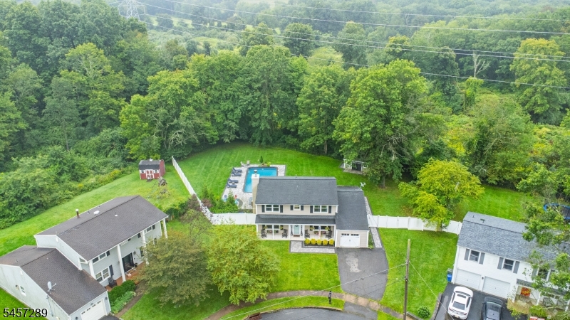 47 Biscay Dr Property Photo 3