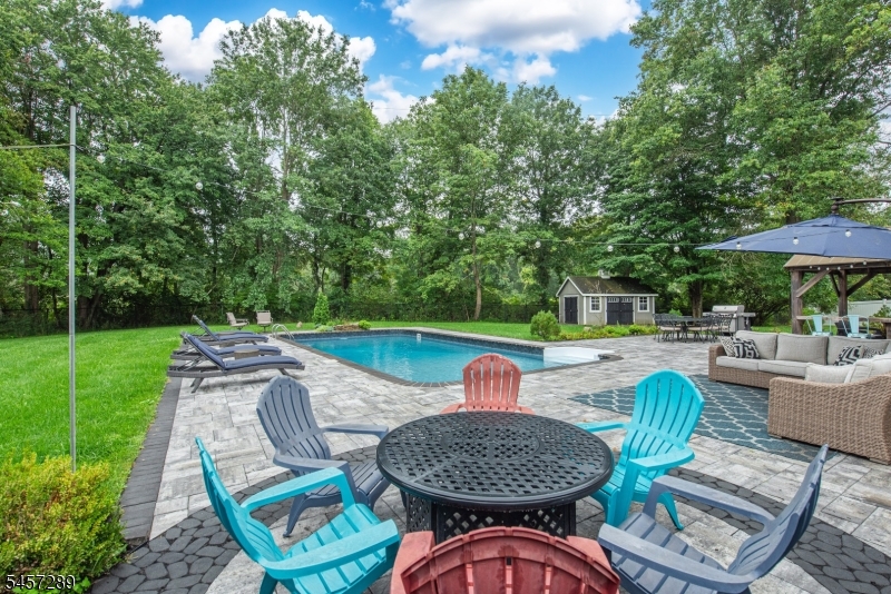 47 Biscay Dr Property Photo 4