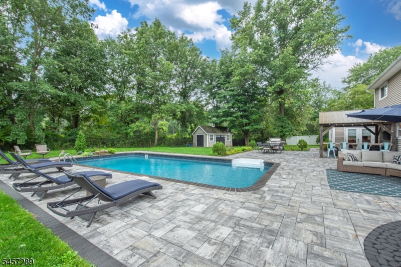47 Biscay Dr Property Photo 6