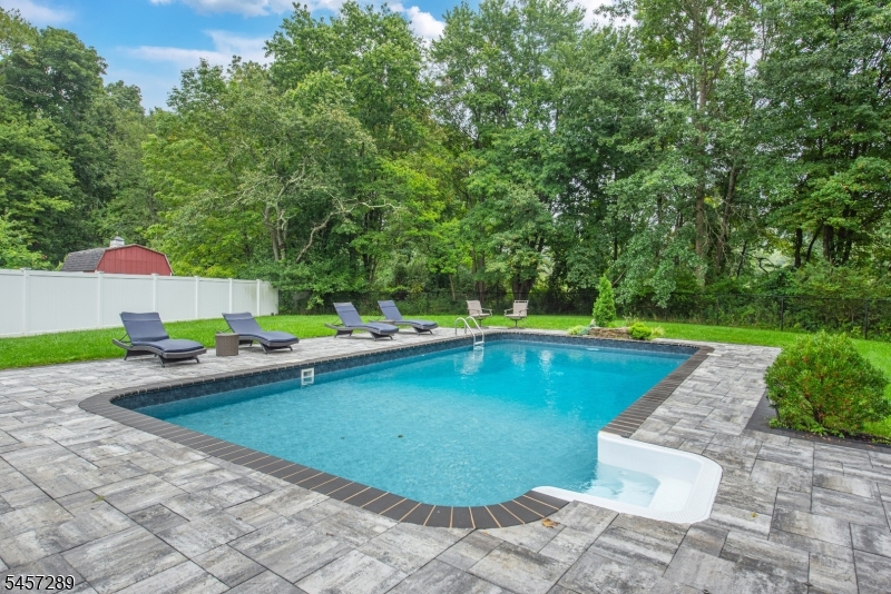 47 Biscay Dr Property Photo 8