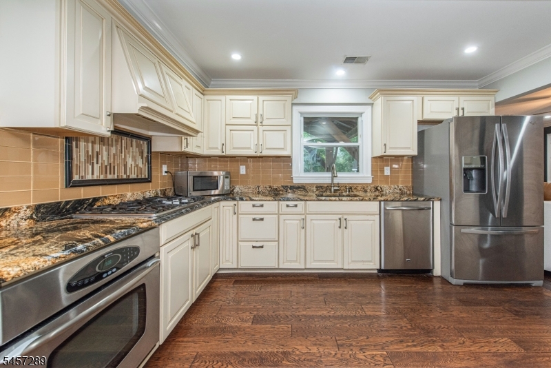 47 Biscay Dr Property Photo 16