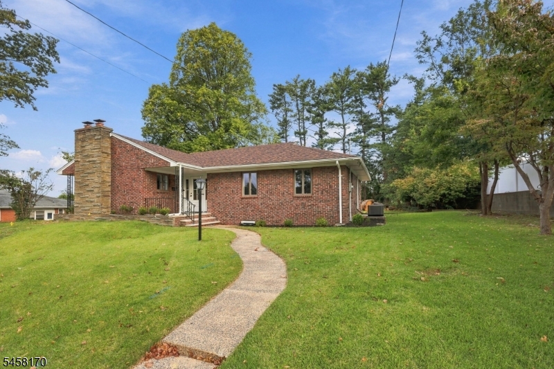16 Charlotte St Property Photo 1