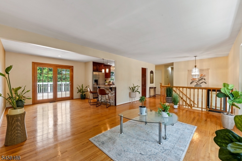5 Yale Ct Property Photo 6