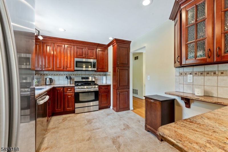 5 Yale Ct Property Photo 10