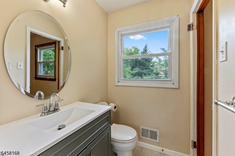 5 Yale Ct Property Photo 14