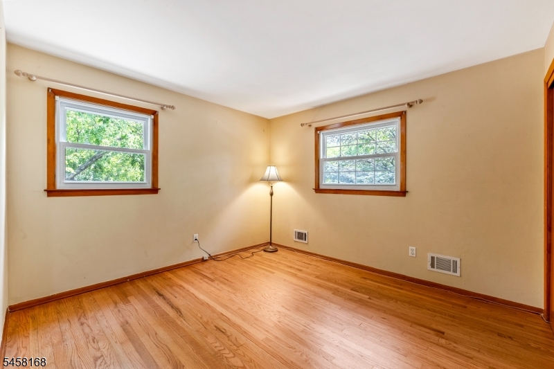 5 Yale Ct Property Photo 15