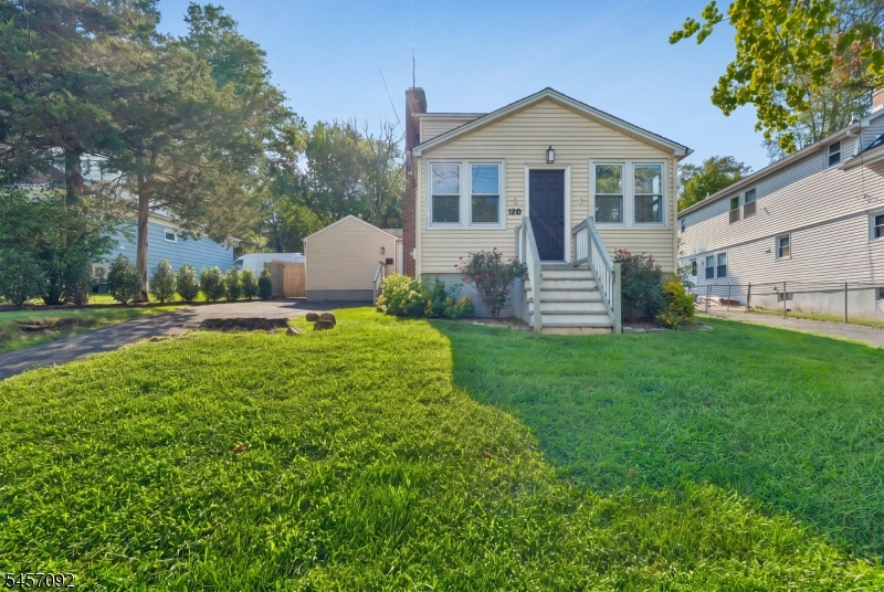 139 Union Ave Property Photo 3
