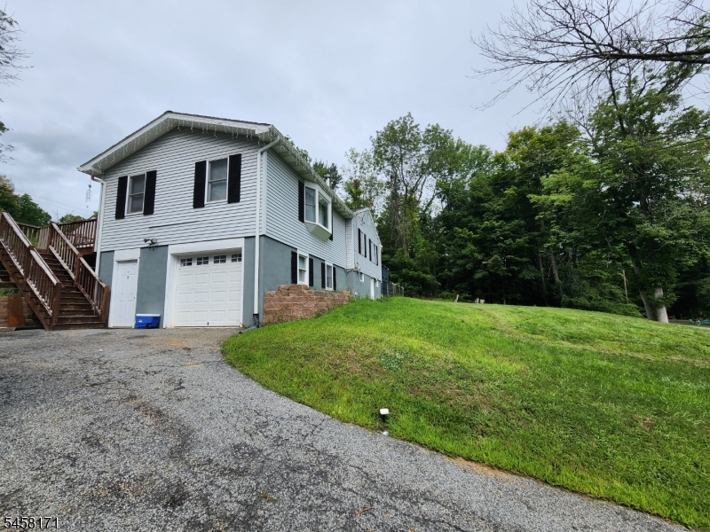 30 Locust Rd Property Photo 2