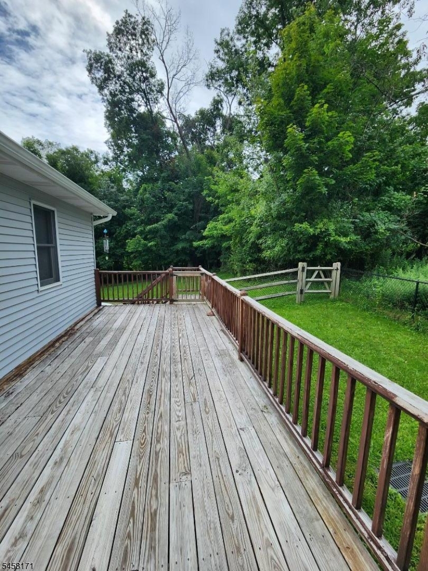 30 Locust Rd Property Photo 23