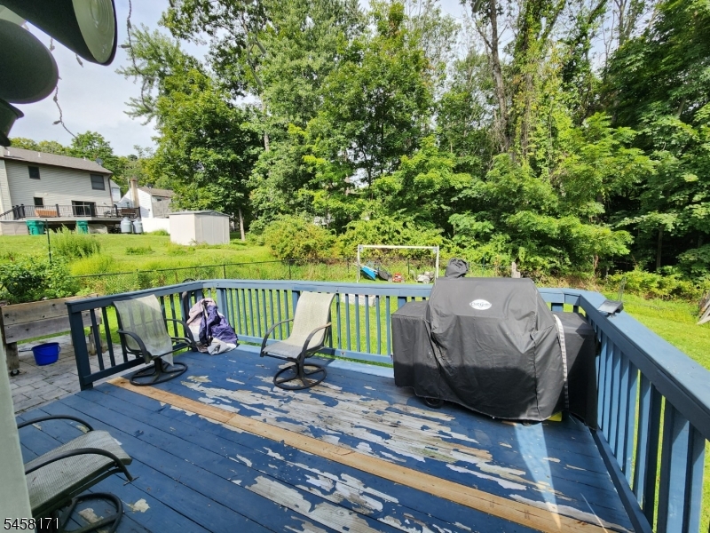 30 Locust Rd Property Photo 32