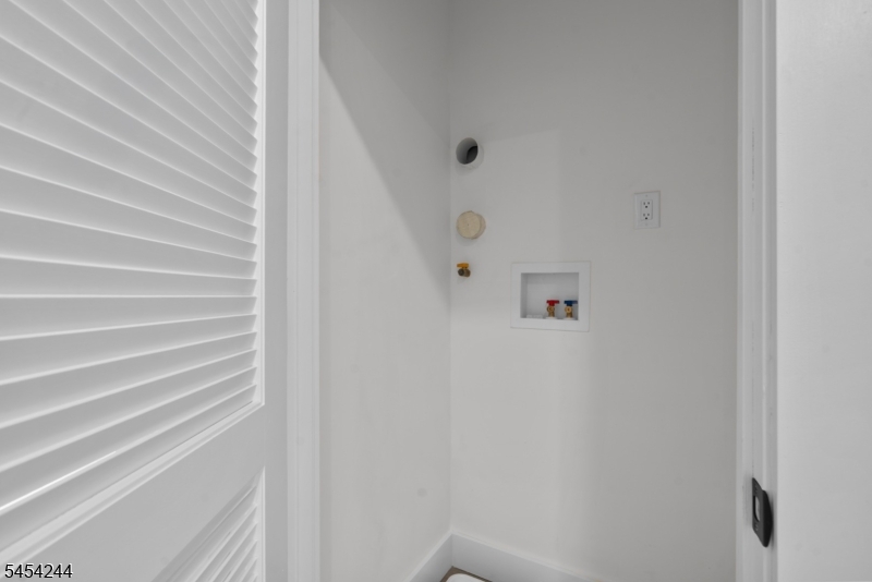 196 Taylor St 2 Property Photo 10