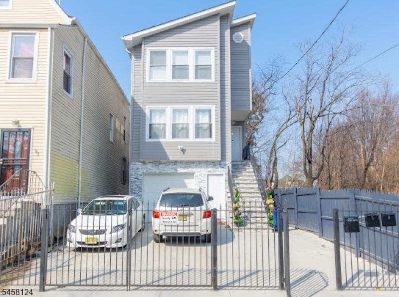 95 Ellis Ave Property Photo 1