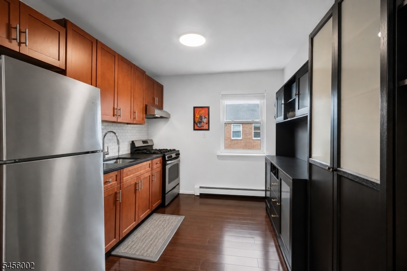 725 Joralemon St 110 Property Photo 7