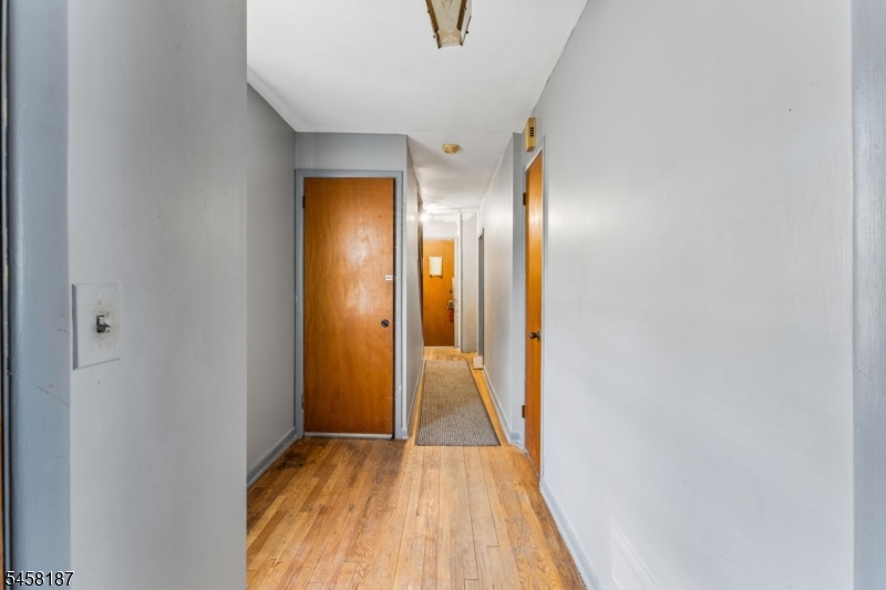 5 Cross St Property Photo 8
