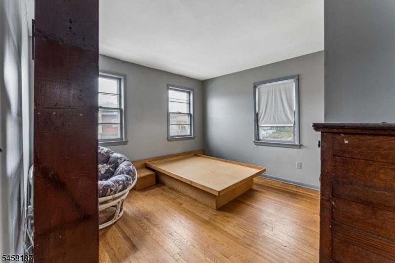 5 Cross St Property Photo 20