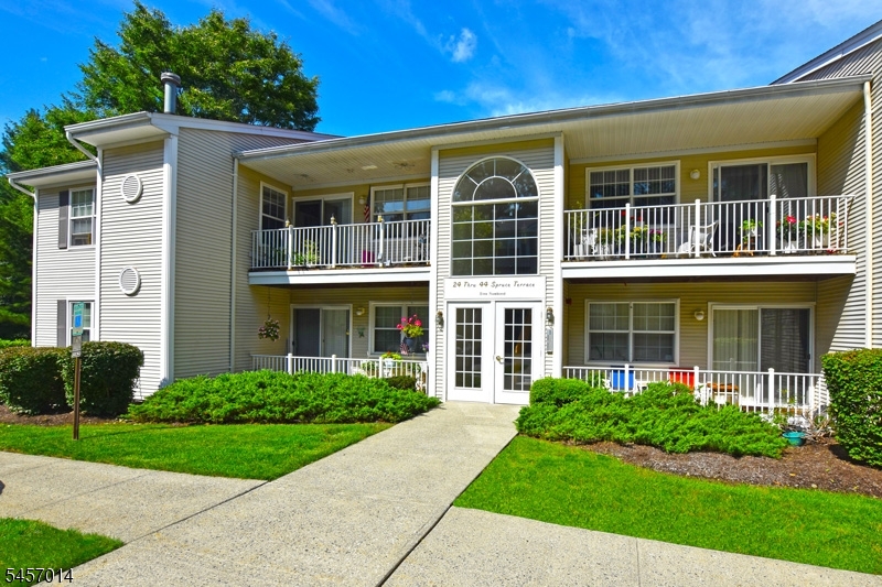 24 Spruce Ter Property Photo 1