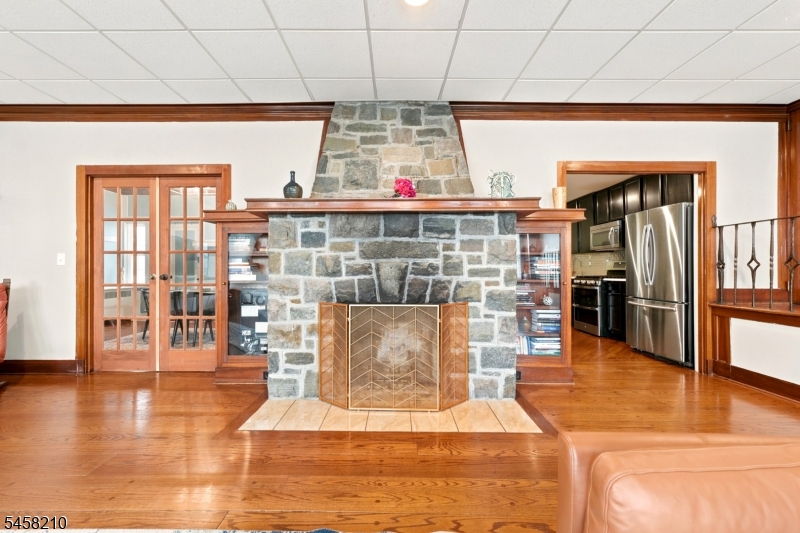176 N Broadway Property Photo 7