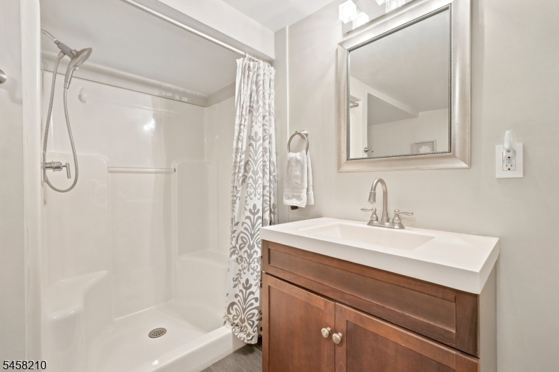 176 N Broadway Property Photo 19