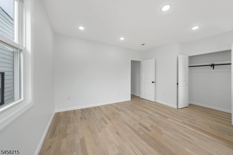 303 Ellis Ave Property Photo 5