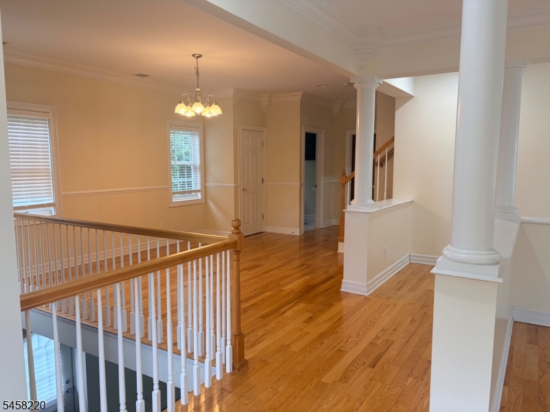 13 Springbrook Trl Property Photo 6