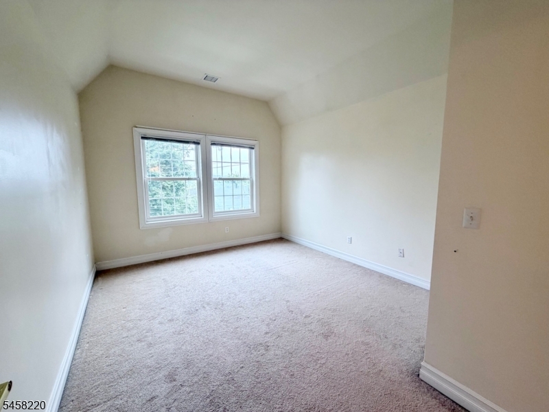 13 Springbrook Trl Property Photo 15