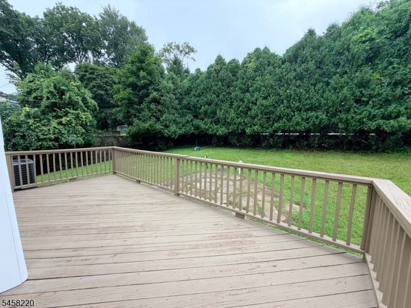 13 Springbrook Trl Property Photo 21