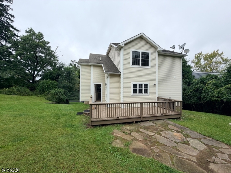 13 Springbrook Trl Property Photo 23