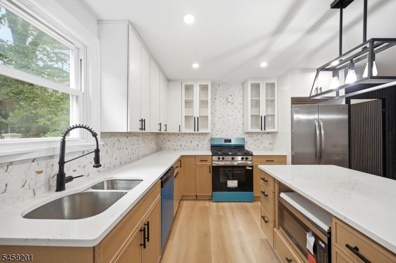 667 Allwood Rd Property Photo 12