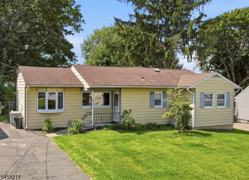 32 Conestoga Trl Property Photo 1
