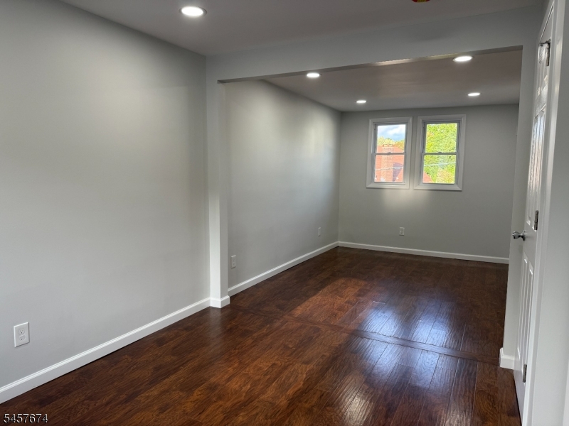 584 Pompton Ave Property Photo 11