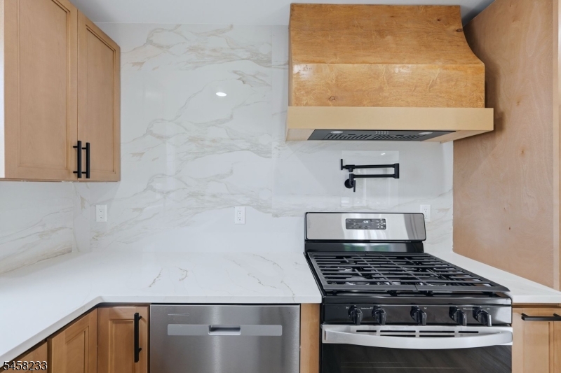 92 Speedway Ave 3 Property Photo 8