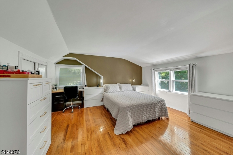 812 Sterling St Property Photo 15