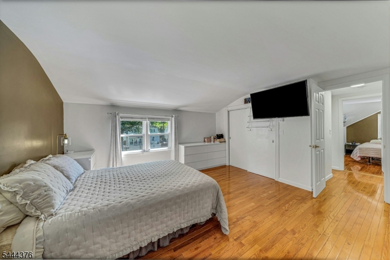 812 Sterling St Property Photo 16