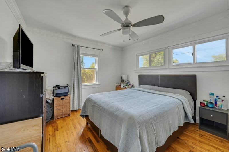 812 Sterling St Property Photo 17
