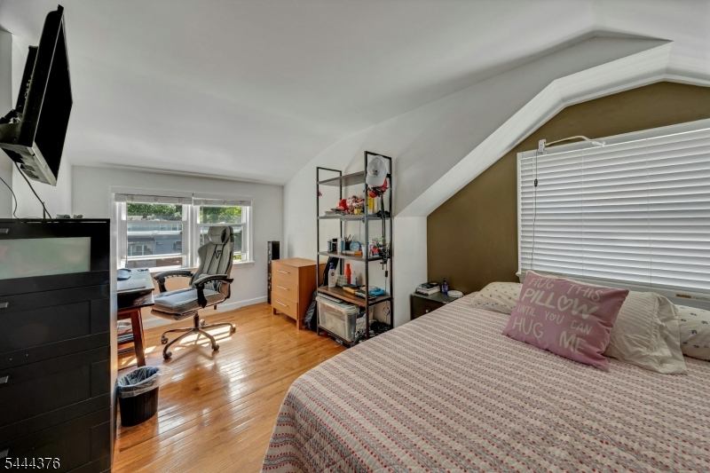 812 Sterling St Property Photo 20