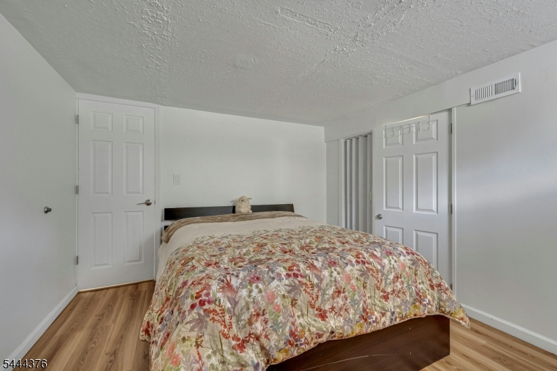 812 Sterling St Property Photo 27